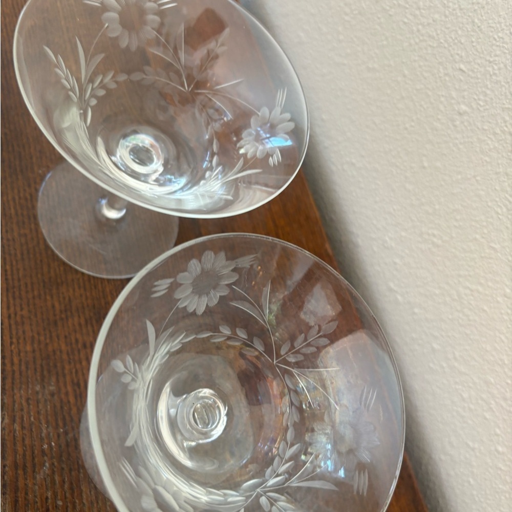1930-1950s Clear Glass Etched Wine Glasses Set - Picture 5 of 9